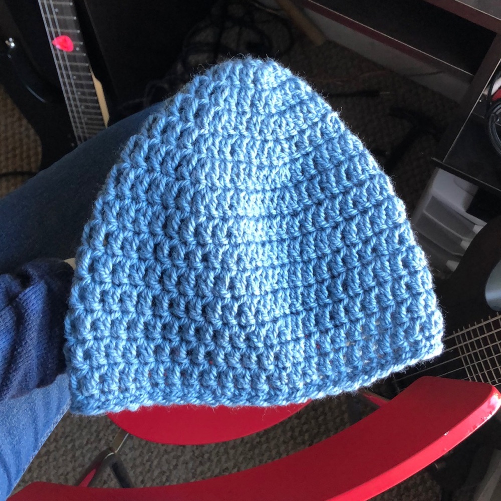 Women’s handmade crocheted beanie (Blue)